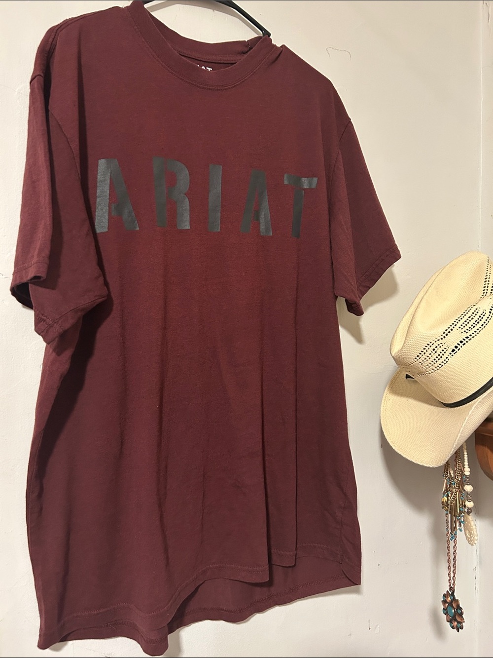 Ariat rebar Burgundy Short Sleeve Logo Crew Tee